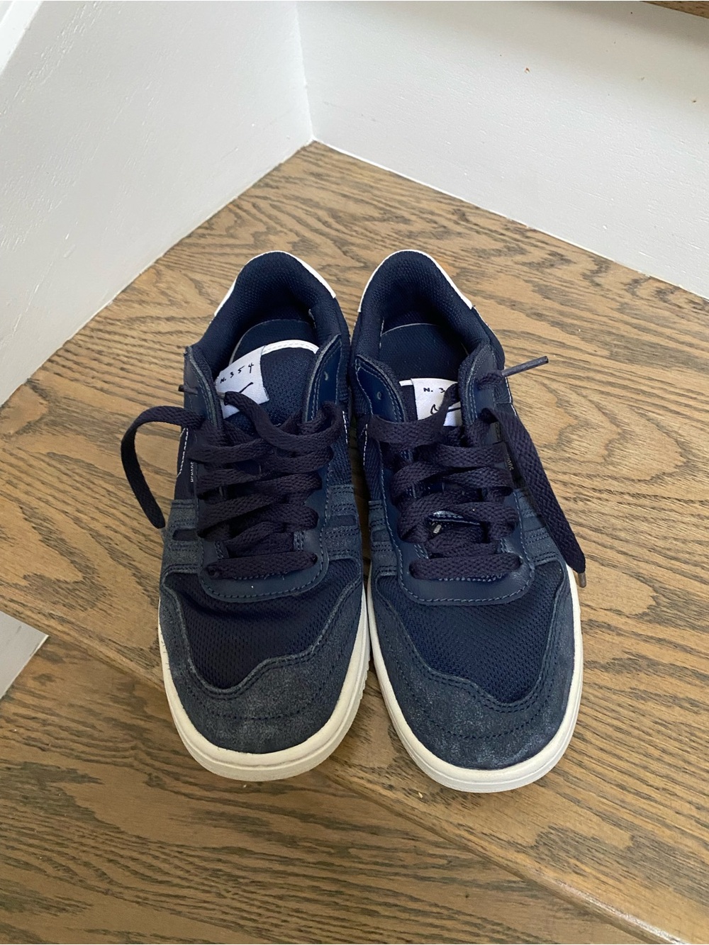 Nike Low Top Sneaker — Navy Blue & White - Picture 3 of 9